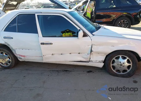 1995 Mercedes-Benz E 320 Base/320 Special from USA, damaged, VIN WDBEA32E9SC193150